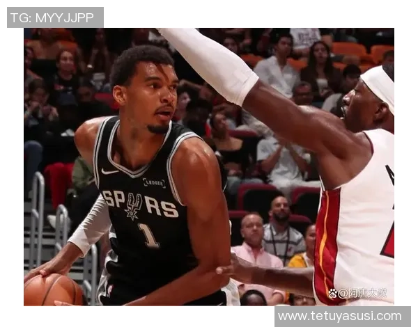 马刺与勇士首场对决精彩录像回放分析与战术解读